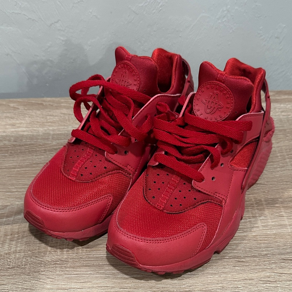 Red Nike Huarache